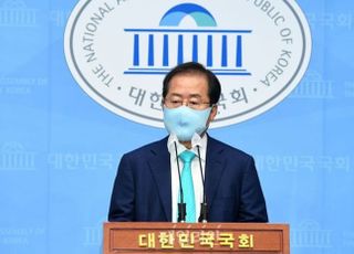 홍준표, 윤석열에 '견제구'…"평생 검찰 사무만 한 사람, 날치기 공부론 안 돼"