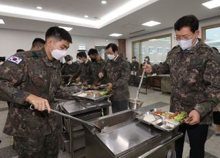 장병 급식 실태 점검 나선 송영길 대표