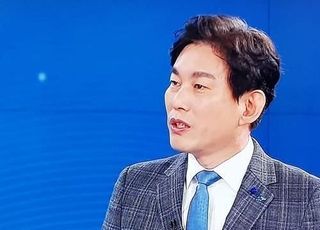 與 전 부대변인 "히틀러 향기가"…이준석 "화교·장유유서에 이런 소리까지"