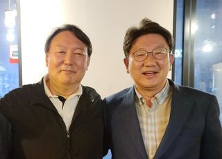 '윤석열 만난' 권성동 "尹 대권도전 국민의힘과 할 것"