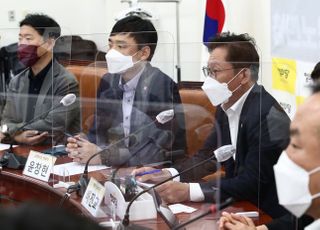 정의당-전국언론노동조합 정책간담회 모두발언하는 배진교 원내대표