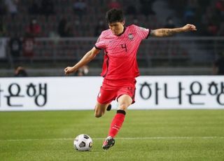 ‘한일전 때 어디 갔니’ 김민재 철벽수비에 터진 환호성