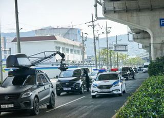 '발신제한', '용의자'·'베테랑'·'악녀' 잇는 명품 카체이싱 예고