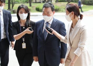 김진욱 공수처장과 회동 위해 공수처 방문한 김오수 검찰총장