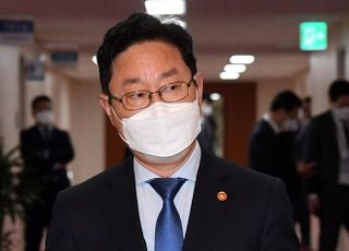 박범계 "어젯밤 김오수와 장시간 대화…조직개편안 견해차 상당히 좁혀“