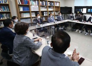 국민의힘, 천안함 유족 및 생존장병 간담회 개최