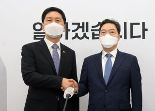 '법조 선배' 김기현, 김오수에 쓴소리 "檢, 정치적 중립성에 의문"