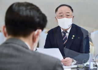 홍남기 "연말까지 평년수준 입주물량…내년 이후 공급확대 체감"