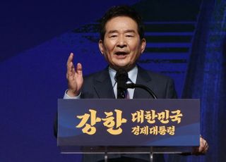 정세균 측 "경선 연기론, 최고위 결정 권한 없어"…송영길 압박