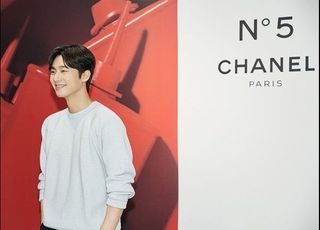 샤넬(CHANEL), 샤넬 팩토리 5 팝업 스토어 오프닝 행사 개최…앰버서더 배우 박서준, 이성경 등 참석