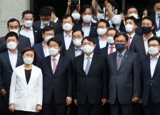 윤석열 와이프 김건희 "쥴리 아니다" 해명에 정치권 '화들짝'…"치명적 실수"