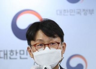 금융위 "금리 인상 눈앞…부동산 리스크 주의해야"