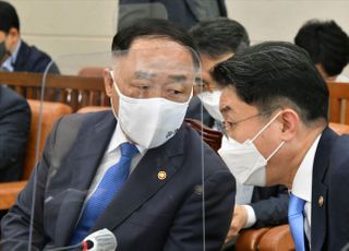 與, '전국민 반대' 홍남기에 부글…'해임 건의' 또 거론