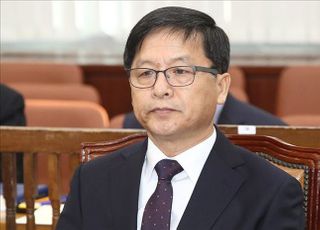 조해주 이례적 사표 제출…野 "선관위 장악 기도" 의심