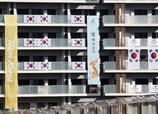 윤서인 "한국은 매사에 악의적 적대적 부들대는 나라" 