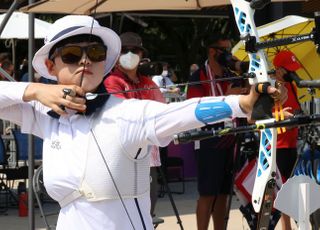 '양궁 막내' 안산, 랭킹 라운드서 올림픽 신기록
