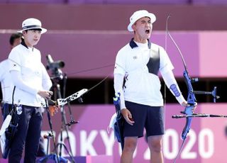 ‘멘탈갑 막내들’ 양궁 김제덕·안산 금메달 명중!