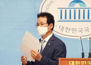 "대통령 철학과 도덕성 국격 좌우, 윤석열 검증 필요" 공개 질문 던진 김용판 의원