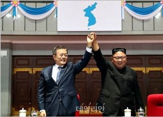 북한 "북남 연락선 복원…온 겨레가 관계 회복 바라"