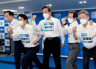 "文대통령께 박수"…與 대권주자들 남북 통신선 복원 일제히 환영