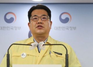 전문가 "모더나 아닌 물량 풍부한 화이자 중심으로 접종계획 짜야"