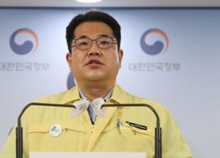 방역당국 "백신 접종률 높아지면 확진자 자가치료 검토 가능"