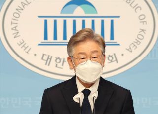 경기도만 '전국민 지원금' 받나…이재명 "검토하겠다"