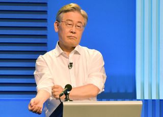 이재명·윤석열, '성남FC·코바나컨텐츠' 두고 뇌물죄 공방