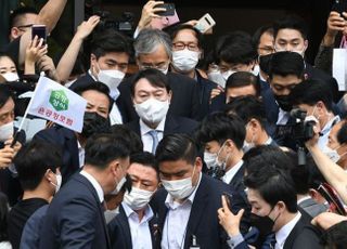 윤석열 향한 당내 '견제구'…'위협구'로 거칠어진다