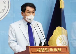 "文, 백신 우왕좌왕"…안상수, 현 정권 방역대책 질타