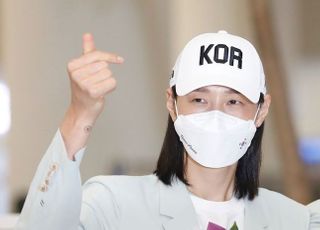 "김연경 선수, 대통령님 격려에 답해봐라? 여기가 북한이냐"