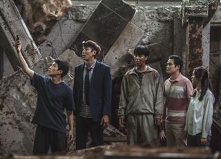 '싱크홀', 첫 날 14만 동원…'모가디슈' 제치고 올해 한국영화 오프닝 스코어 1위