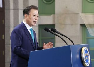 문대통령, 北에 "화해·협력 노력 그치지 않아야"