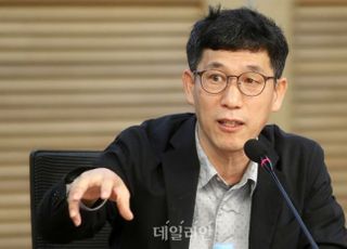 진중권 '언론중재법' 강행처리에 "운동권 탈레반 입법독재"