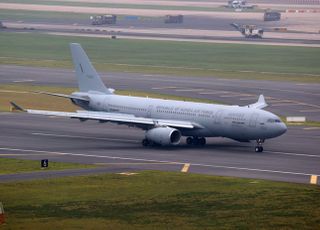 '한국 조력' 아프간인 378명 한국 도착