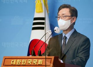 윤석열 고발사주 의혹 입장 발표하는 최재형