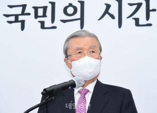 김종인 "윤석열, 파리떼에 5개월 헤맸다"