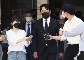 하정우, '프로포폴 불법 투약' 1심서 벌금 3천만원 선고