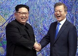 WSJ "文, 북한이 무슨 짓 하든 '인도적 원조' 추진"