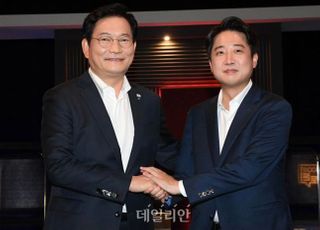 [데일리안 오늘 뉴스 종합] '송영길 vs 이준석' 토론배틀, 오세훈 “박원순 대못에 막혔다…시민단체 방만운영 개선 쉽지 않아”, 이재명, 대장동 의혹 '공개 수사' 의뢰 등