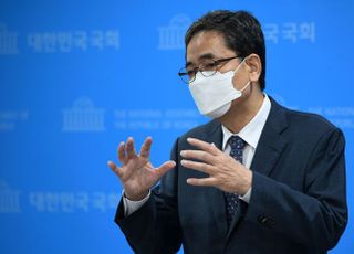 곽상도 "공정한 수사 의문, 특검 간절히 희망"