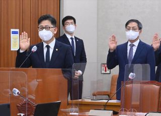 선서하는 김현수 농림축산식품부 장관