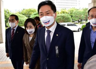 대검찰청 항의 방문하는 김기현 원내대표