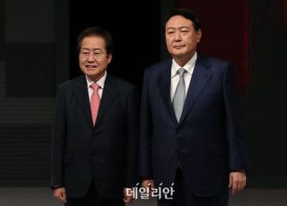 주호영 품고, 최재형 손잡고...尹·洪 치열한 세 불리기