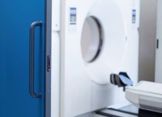 MRI 자력에 날아온 산소통에 부딪혀 60대 환자 숨져