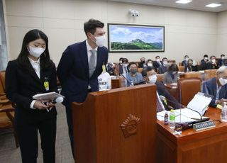 답변하는 앤토니 마티네즈 한국맥도날드 대표