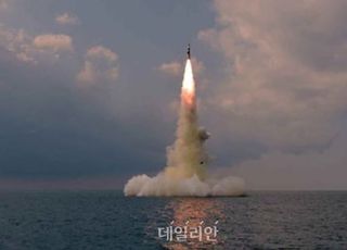 북한 'SLBM 도발'에도 文정부 '종전선언' 올인