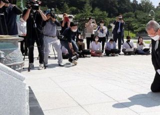 김종인 "윤석열, 전두환 찬양 아냐"…진중권·권경애도 "돌아서던 마음 멈췄다"