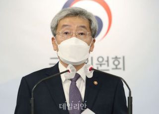 고승범 "실손보험 지속성 제고…헬스케어 지원"