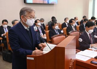 중소벤처기업부 2022년도 예산안 제안설명하는 권칠승 장관